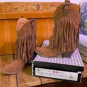 Very Volatile Fringe Boots